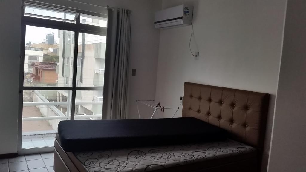 Apartamento Residencial Messina Apartment ฟลอเรียนอโปลิส ภายนอก รูปภาพ